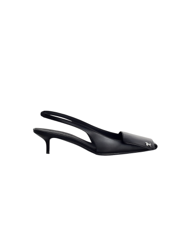 PUMPS-COURREGES